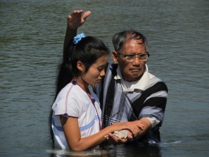 DahKuSay had been studing with us for some time, but hesitated at times to get baptized because her father would get angry every time she told him about it to get permission. But many here at the school shared with her Bible promises and encouraged her to move forward. So praise the Lord, she did!