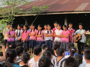 After Thara Dahboo gave the opening prayer, grade 7 sang a special song.