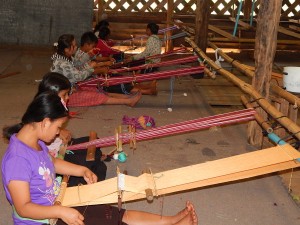 Weaving tops and bags.